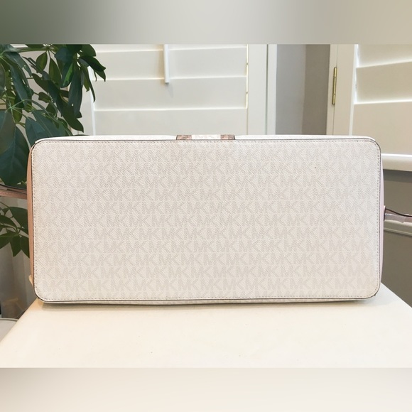 🌸NeW! Michael Kors Gilly Stripe Signature Tote - Picture 4 of 5